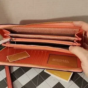 Michael Kors | Bags | Michael Kors Large Wallet In  display picture 3